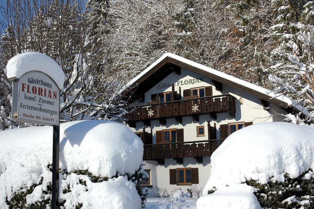 Haus Florian Hotel Грайнау Екстериор снимка