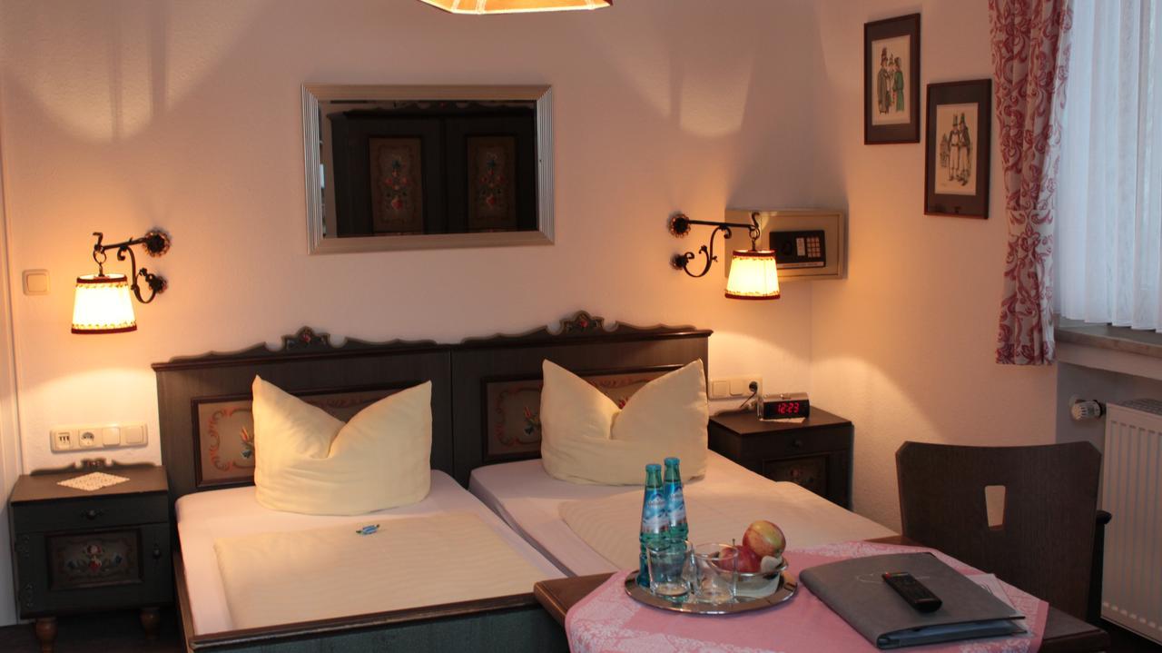 Haus Florian Hotel Грайнау Екстериор снимка